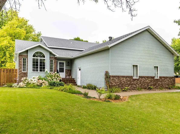 3501 20th St S, Fargo, ND 58104