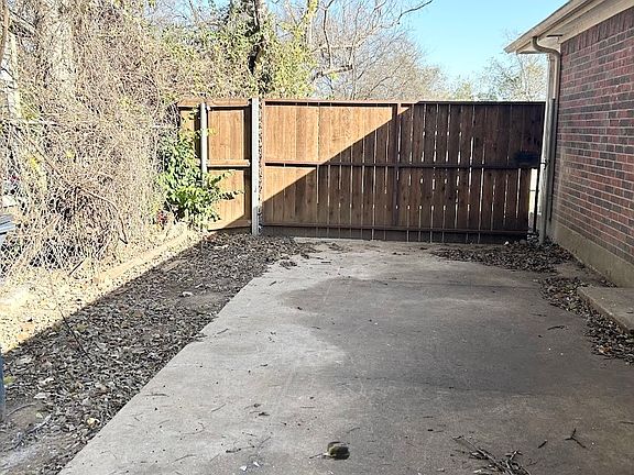 3rd image of 5018 Nell St #5016