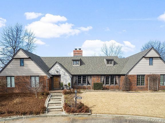 2nd image of 1201 N Faulkner Dr