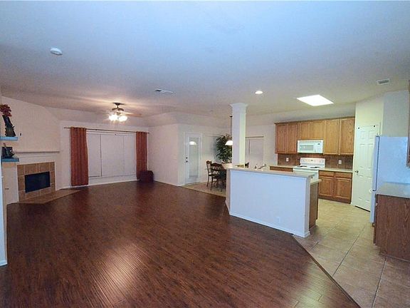 3rd image of 13304 Vista Glen Ln