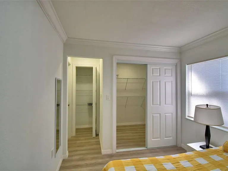 2405 Roslyn Ln #C — Photo 22