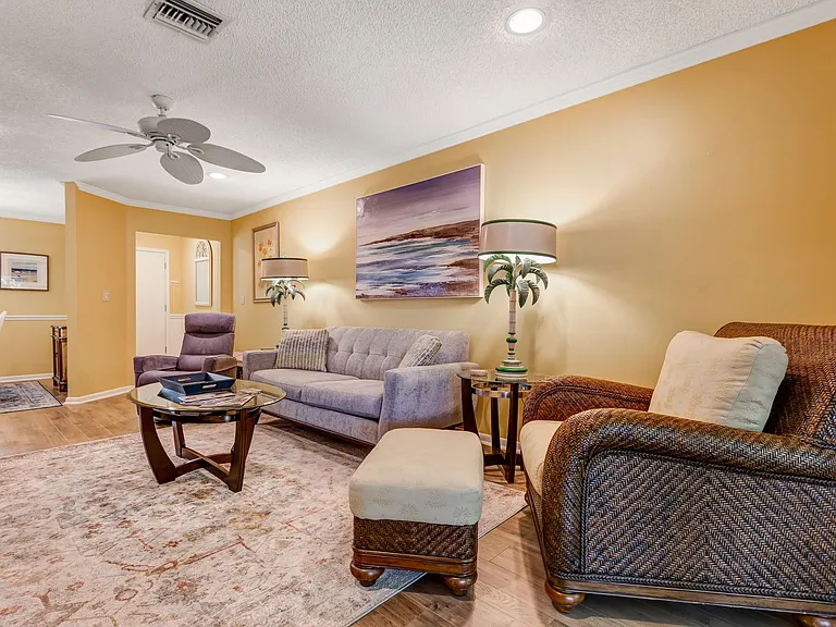 4126 Belair Ln #B10 — Photo 3