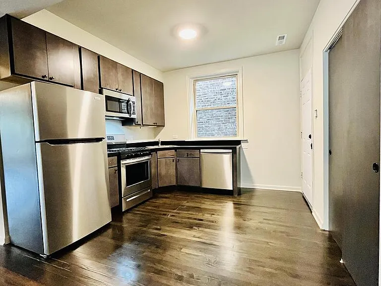 1371 S California Ave #2F — Photo 14