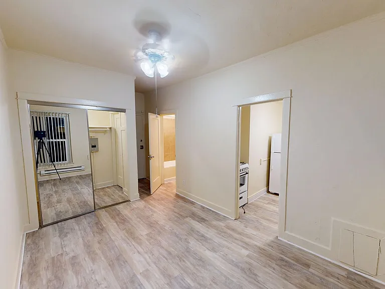 2532 DALY STREET — Photo 6