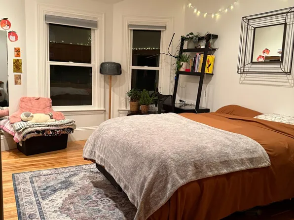 96 Munroe St, Somerville, MA 02143
