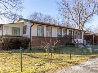 27 Amazing Grace Ln, Hendersonville, NC 28792