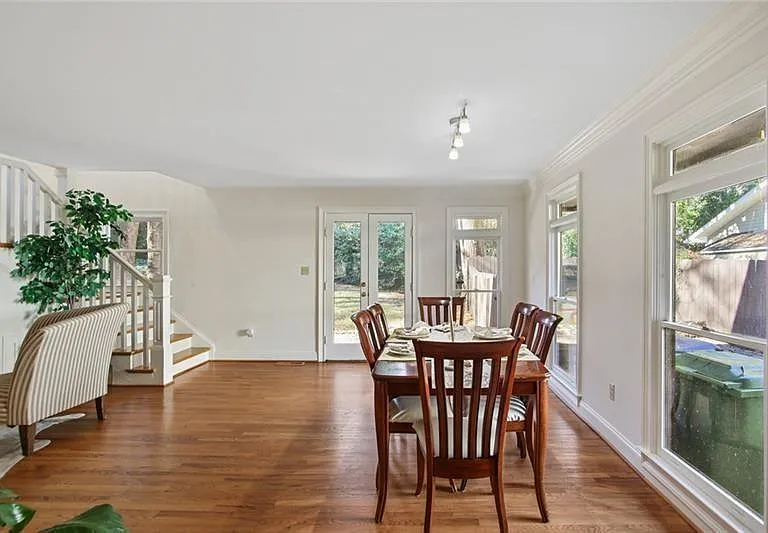 1930 Wildwood Pl NE — Photo 11