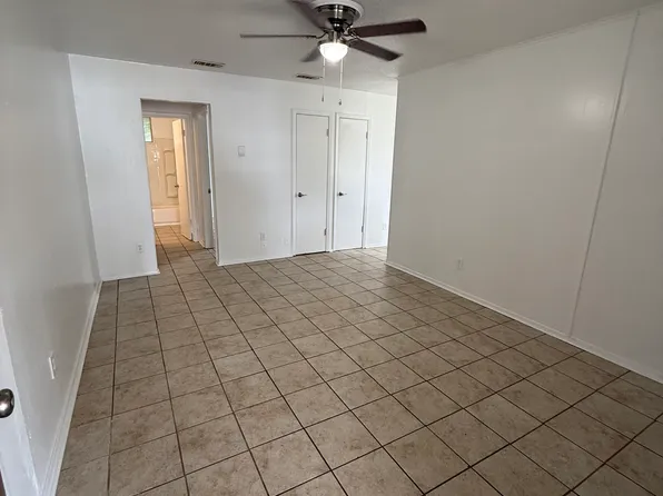 515 SW 3rd St #B, Mineral Wells, TX 76067