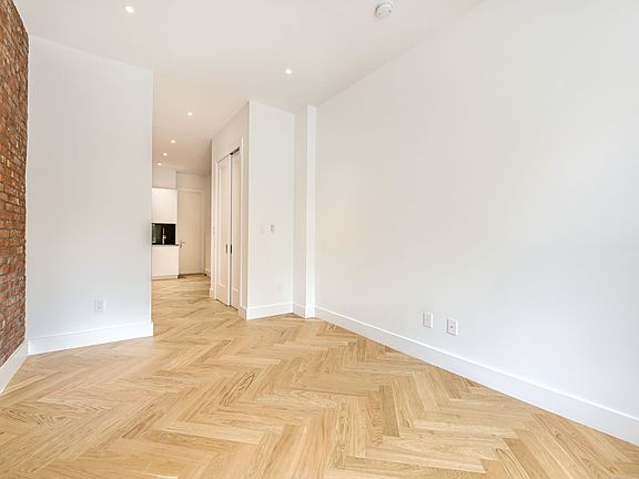 4th image of 182 Prospect Park W APT 4