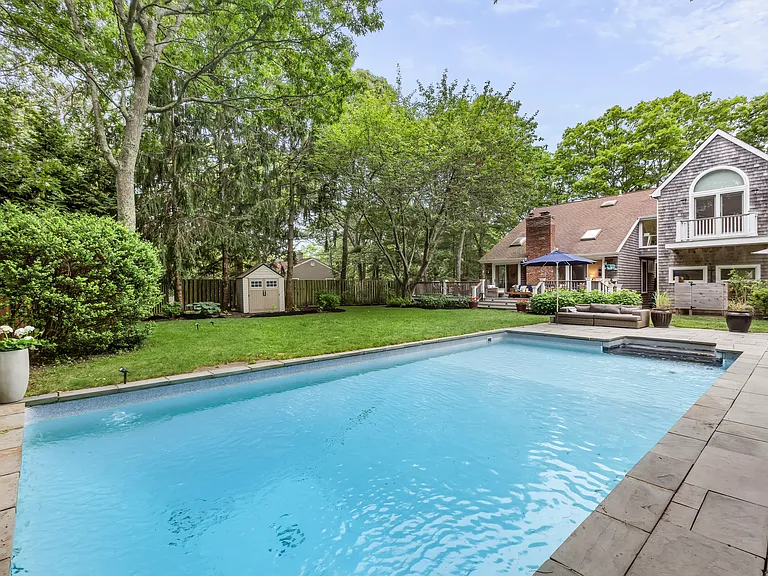 35 Kings Point Rd — Photo 21