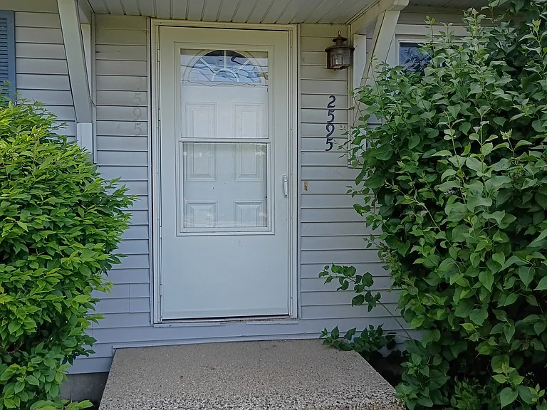 2593 Five Mile Rd NE #2595 — Photo 9