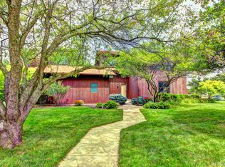 2455 Lakeview Ct, Aurora, IL 60506