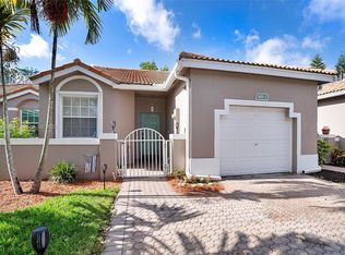 7420 S Aragon Blvd, Fort Lauderdale, FL 33313