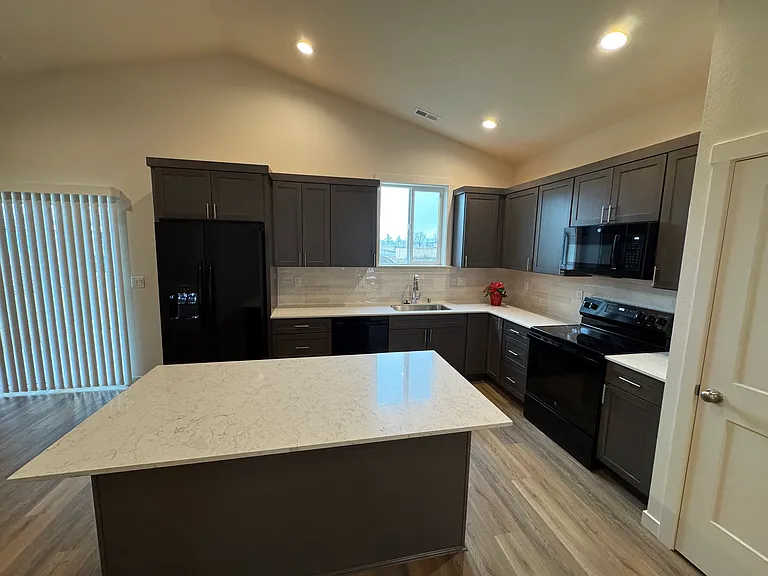 519 S Dorsing St — Photo 4