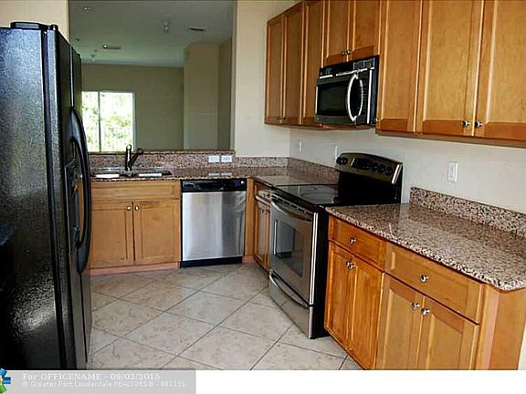 4th image of 1755 NE 6th St #1755