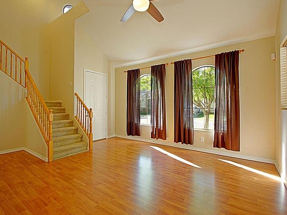 3rd image of 1828 E Dunbar Dr