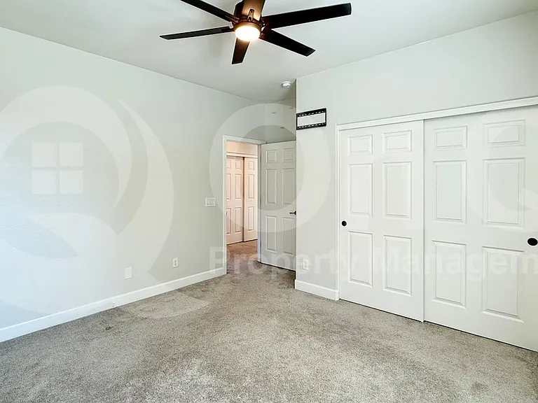572 N Bell Dr — Photo 17