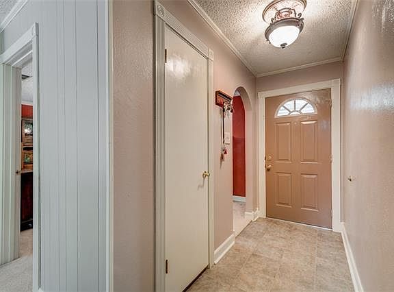 3rd image of 1907 Westcliff Dr
