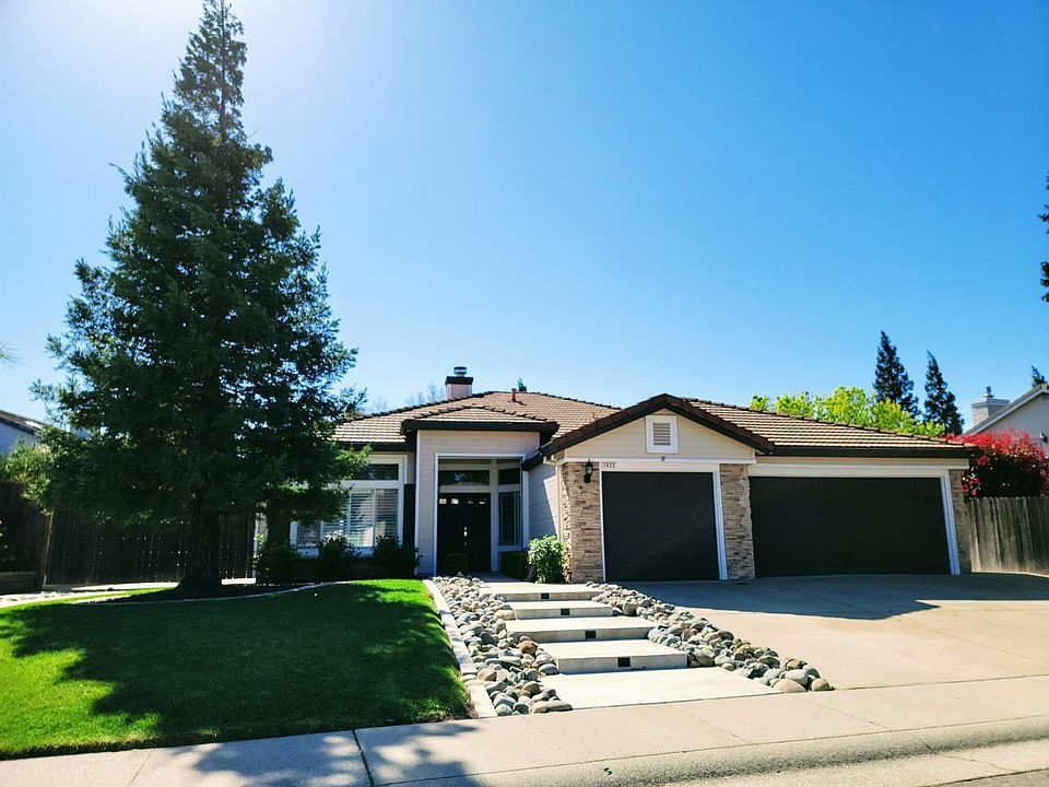 1st image of 1422 Voltaire Dr