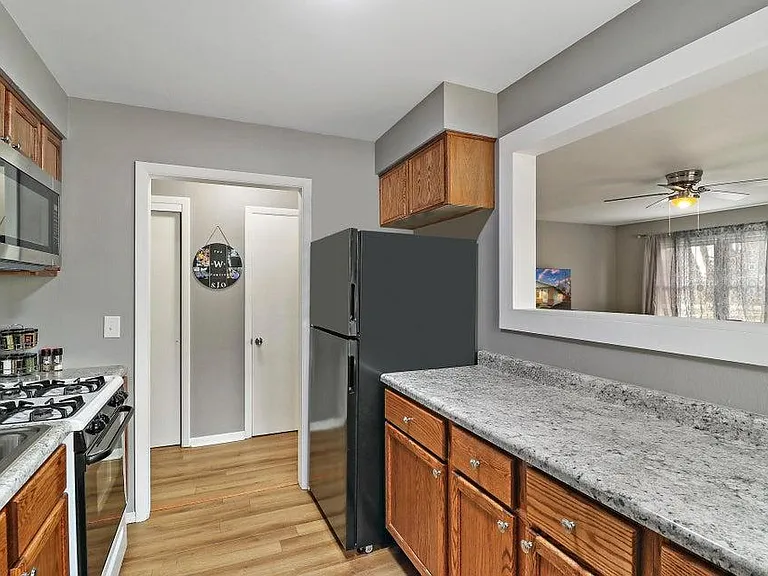 202 Elm St — Photo 3