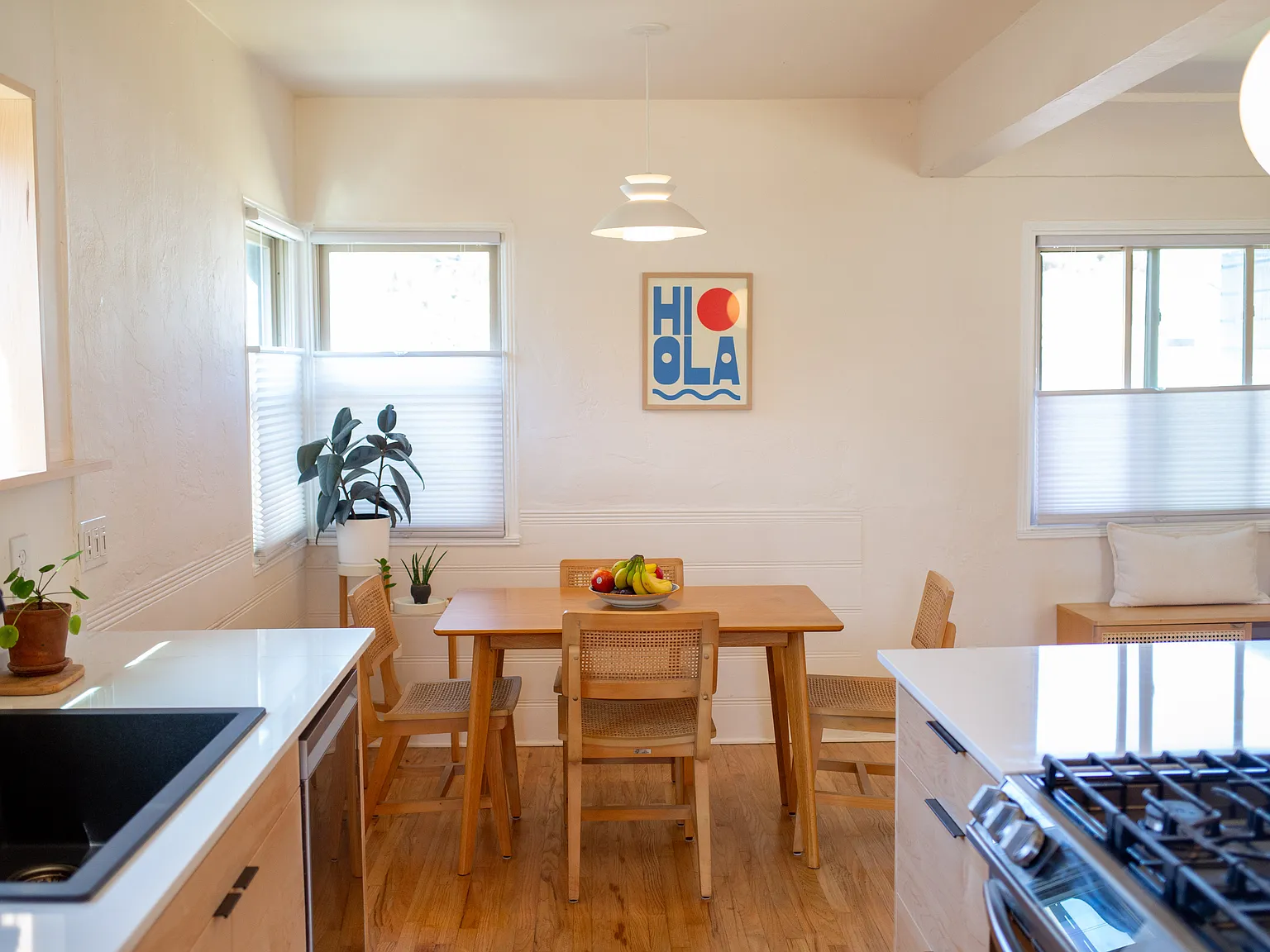 262 E Lewis St — Photo 4