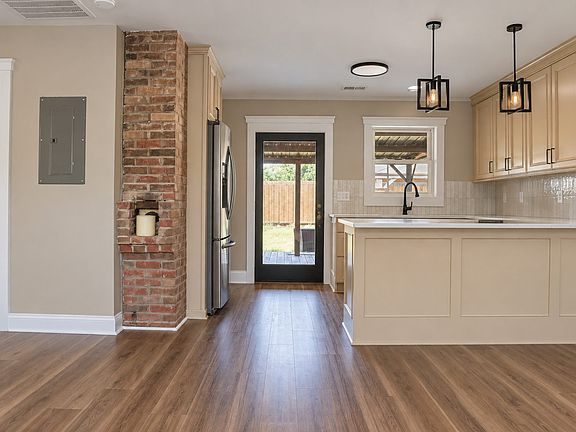 3rd image of 3108 Terry Dr