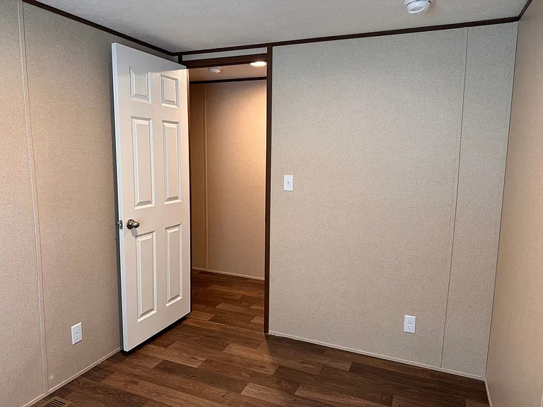 106 Harold Ln — Photo 13