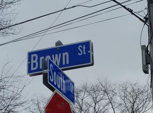 11 Russell St, Tewksbury, MA 01876