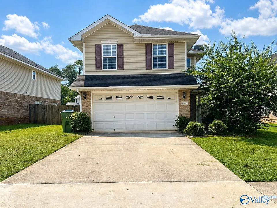 229 Shadow Ct SW
