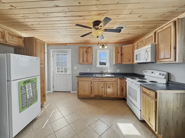 520 Shaw St, Avis, PA