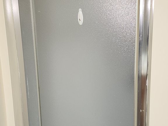 5th image of 5862 N Lincoln Ave APT 3B