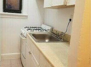 33-54 28th St #3, Astoria, NY 11106