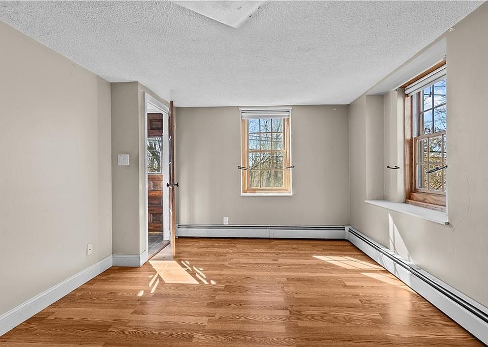 14 Wilbur Rd, Lincoln, RI 02865 Zillow