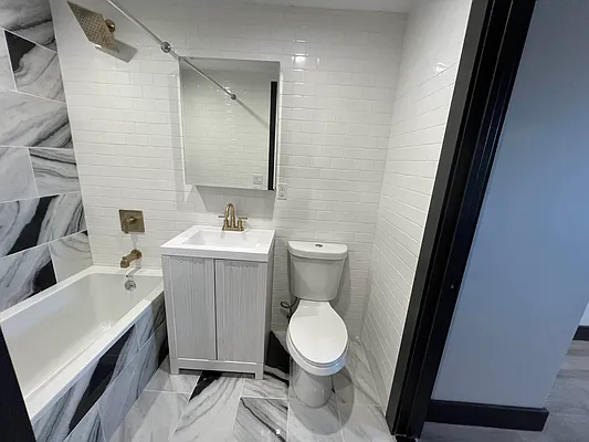 Rented by Delmark Realty LLC | media 29