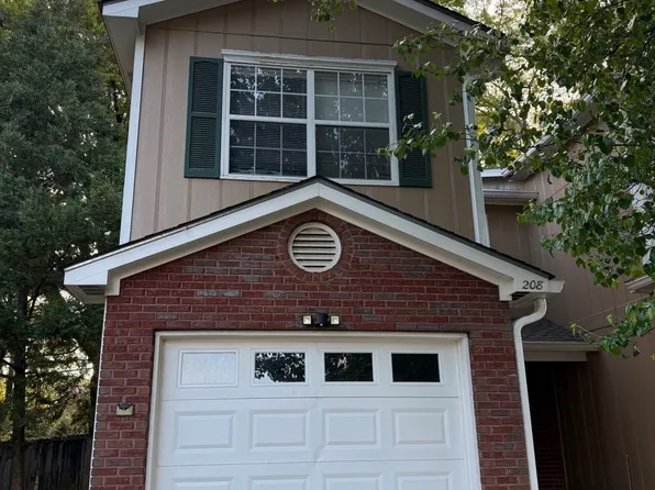 208 Ridgeway Dr, Enterprise, AL 36330