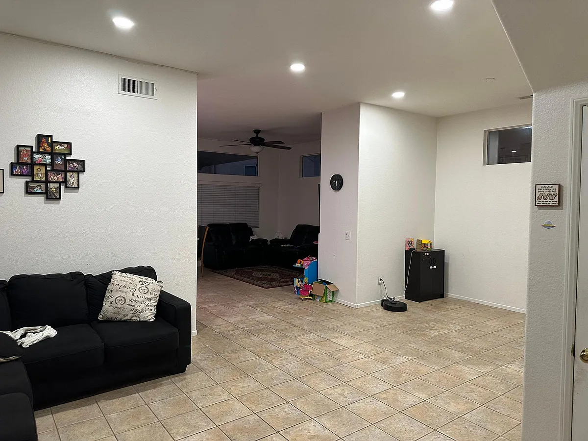 Building Photo - 9642 Galvin Ave