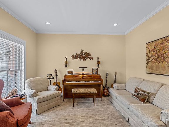 5th image of 14419 Broad Oak Pl