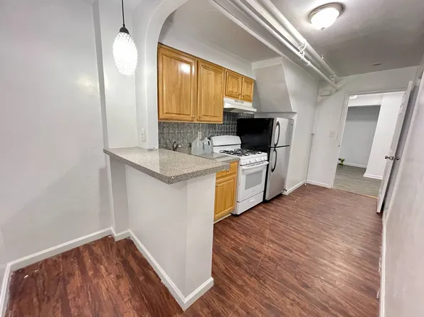 1044 E 233rd St #1F, Bronx, NY 10466