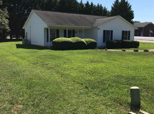 4300 Oak Glen Dr, Winston Salem, NC 27107