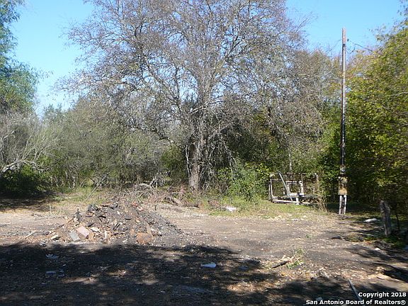 4th image of 123 County Road 5720 #5720