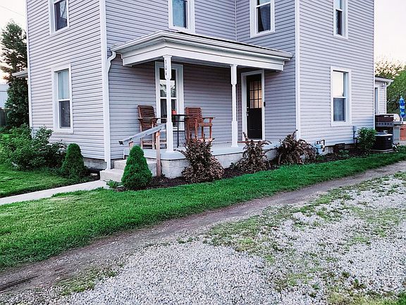 4th image of 304 W Walnut St