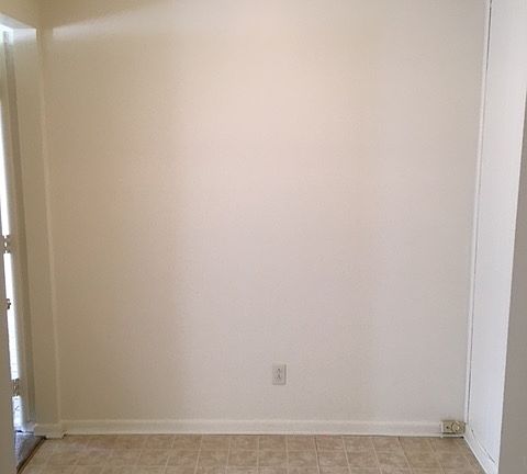 5th image of 1004 N Oak St APT 12