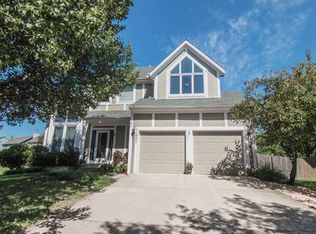 11601 Barton St, Overland Park, KS 66210