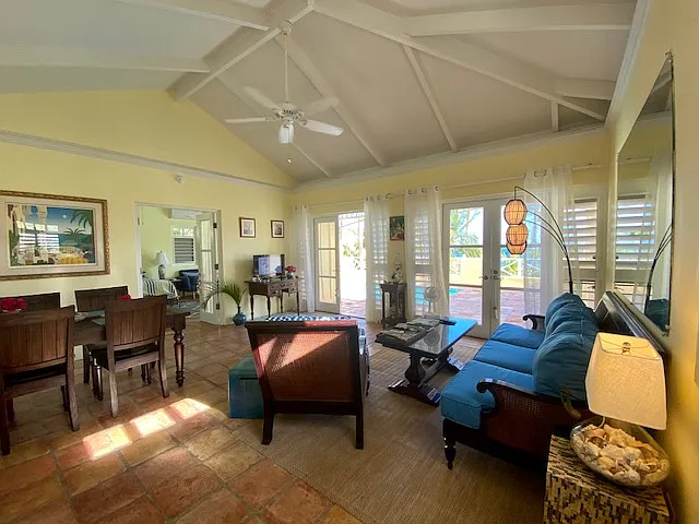 5019 Villa Madeleine — Photo 4