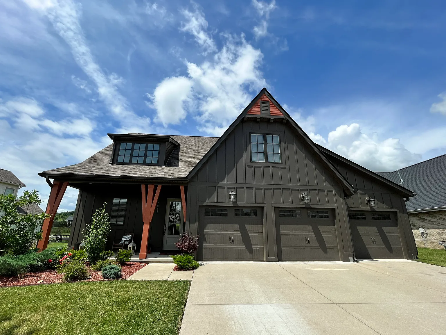 5 bed, 3534 sqft, $6,195 — Photo 3