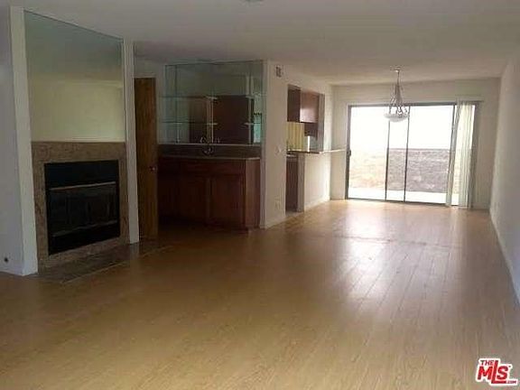 3rd image of 922 Lincoln Blvd