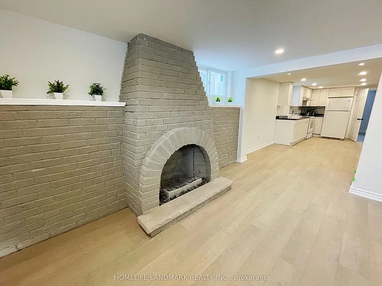 81 Celestine Dr #LOWER — Photo 3
