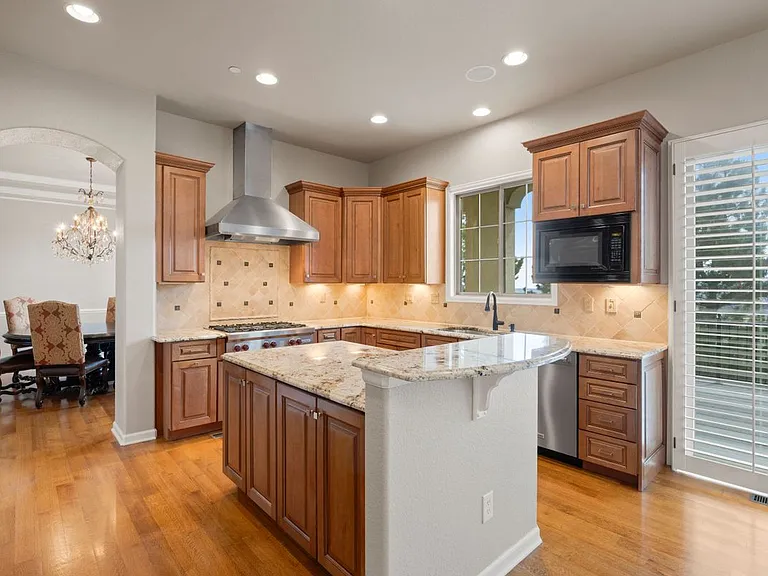 6258 Oxford Peak Ct — Photo 14