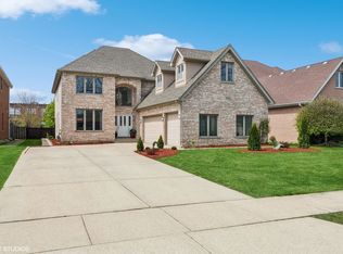 9006 N Maryland St, Niles, IL 60714