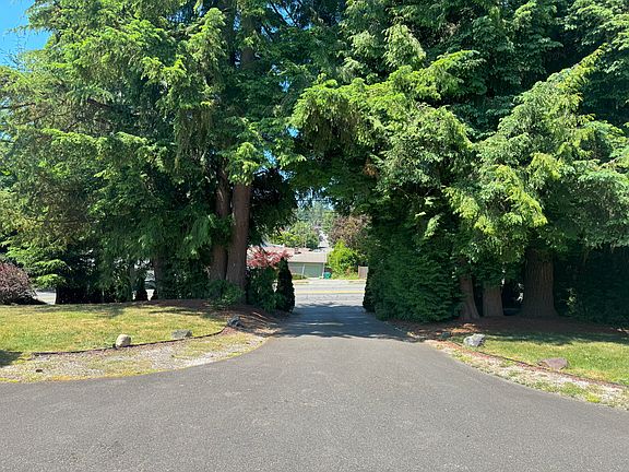Front Driveway Entrance